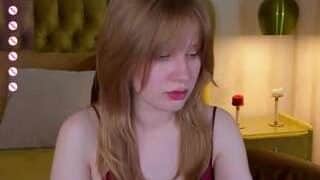 MarieBev nude on live sex chat