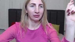 OliviaKolin nude on live sex chat