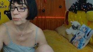 SandraHormas nude on live sex chat