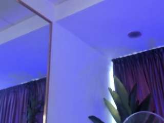 CassieLopez nude on live sex chat