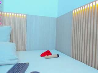 Kayce-Moon nude on live sex chat