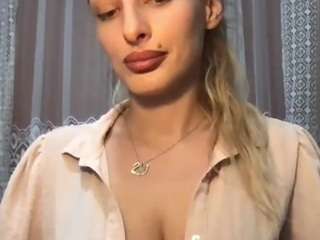 MarilynMagestic nude on live sex chat