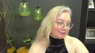 NataliMellow nude on live sex chat
