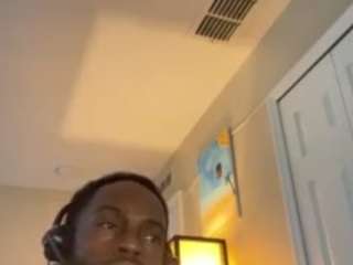 SlimmpokeUnrest nude on live sex chat