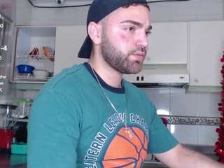 Your-bearded-guy nude on live sex chat