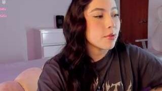 Bubble-gum nude on live sex chat