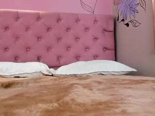 CarlaFoxxy nude on live sex chat