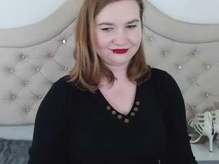 LaraCute nude on live sex chat