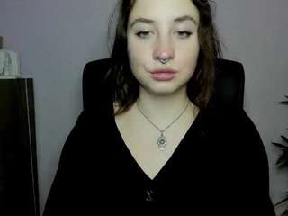LisaCrystal nude on live sex chat