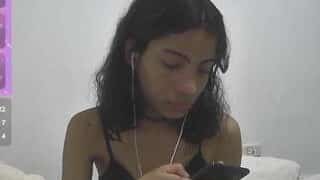 LovelyAmy nude on live sex chat