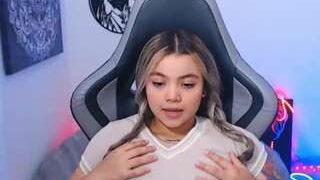 ScarlettHudsson nude on live sex chat