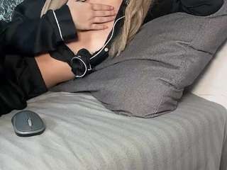 Cherry-Bomb1 nude on live sex chat