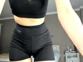 LisaHyun nude on live sex chat