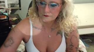 Lisalovely6981 nude on live sex chat