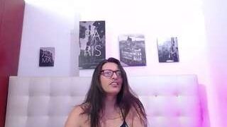 Milf Juliette nude on live sex chat