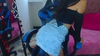 Zoeconnor19 nude on live sex chat
