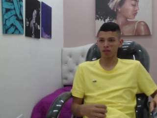 Brian-scott23 nude on live sex chat
