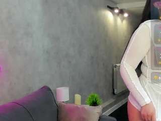 Evelyn nude on live sex chat