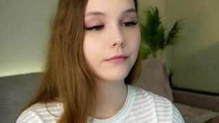 JoanDutt nude on live sex chat