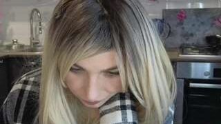 Merlin88 nude on live sex chat