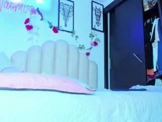 Naomiasha nude on live sex chat