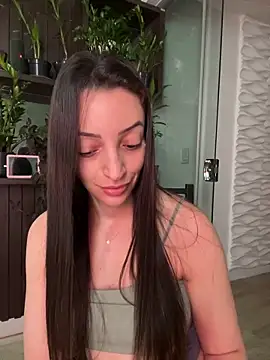 BelleLouise13 naked strip on webcam for live sex chat
