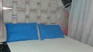 EMMASWEET1 nude on live sex chat