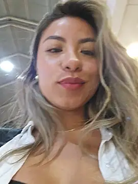 Karen_San_Miguel naked strip on webcam for live sex chat
