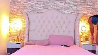 LuciaSex nude on live sex chat