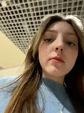 MelonyBee naked strip on webcam for live sex chat