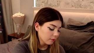 ShinyDiana nude on live sex chat