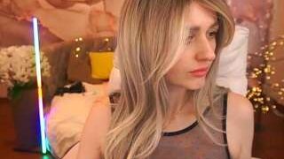 TinaDeluxxe nude on live sex chat