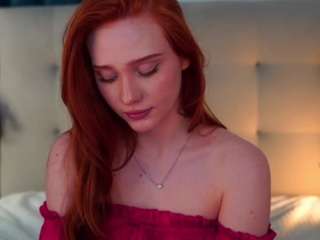 CateGelling nude on live sex chat