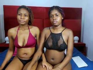 Curvvyebony nude on live sex chat