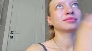 Michelle-Blond nude on live sex chat
