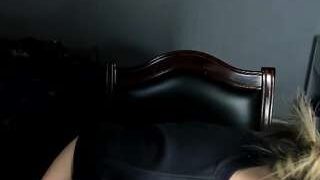 NellyIcee nude on live sex chat