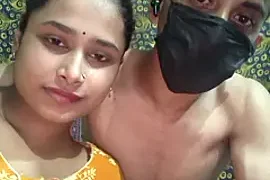 Seducing_couple naked strip on webcam for live sex chat
