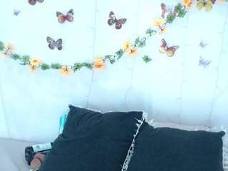 Antonella23 nude on live sex chat