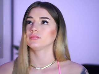 BabbyAisha nude on live sex chat