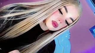 EvaaMooree nude on live sex chat