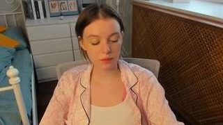 HenriettaCrull nude on live sex chat