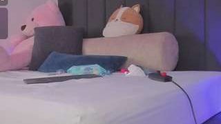 Kendall-Silver nude on live sex chat