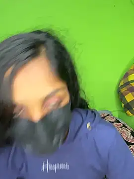 Lankan_queen naked strip on webcam for live sex chat