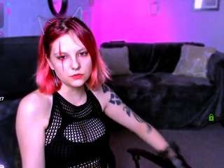 Lina-4u nude on live sex chat