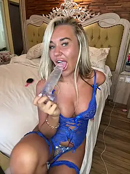 Lola_Lust naked strip on webcam for live sex chat