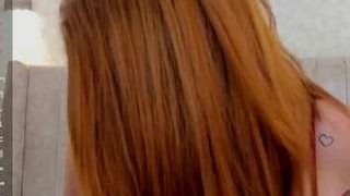 Mia nude on live sex chat
