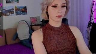 SilverFoxxxxy nude on live sex chat