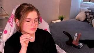 SophieMure nude on live sex chat