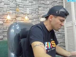 Stud-foxx nude on live sex chat
