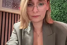 The_Snowwhitee naked strip on webcam for live sex chat